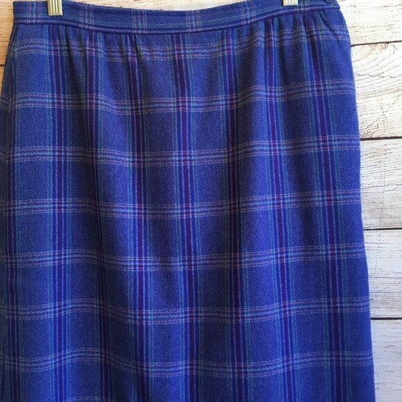 VINTAGE MISS PENDLETON PLAID WOOL SKIRT IN PURPLE - Picture 2 of 5